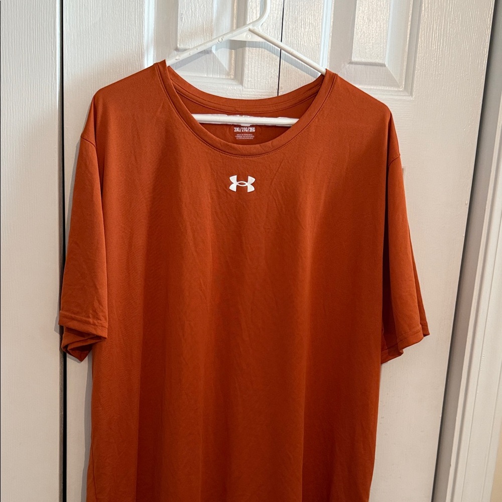 Under Armour Women's rust Orange Tee
